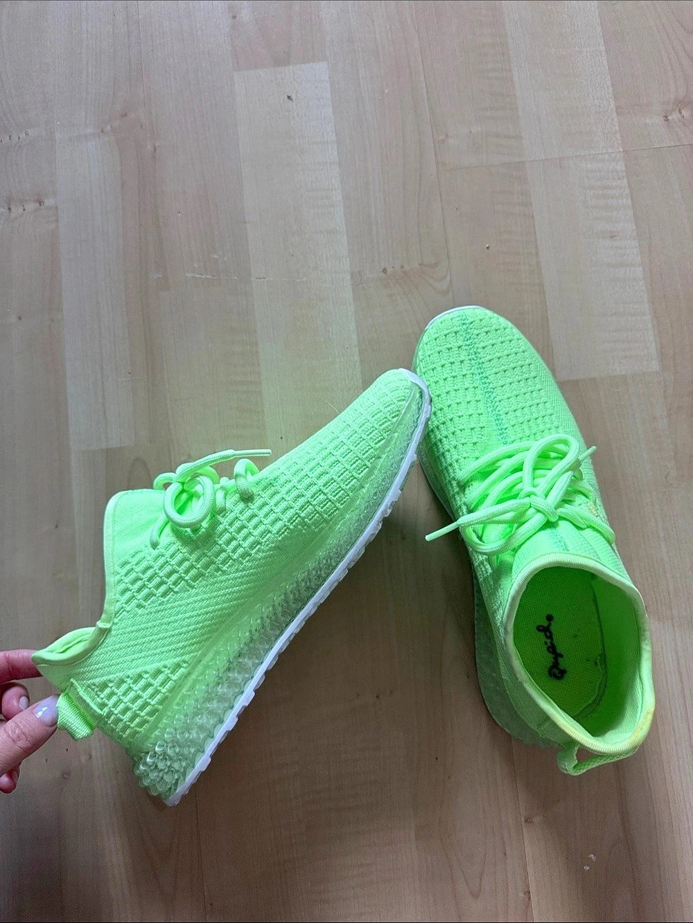 Qupid Knit Sneakers in Neon Green US 8